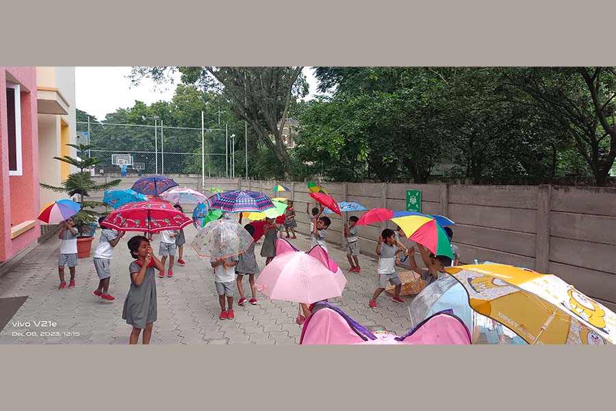 umbrella day image - Yuvabharathi Nursery